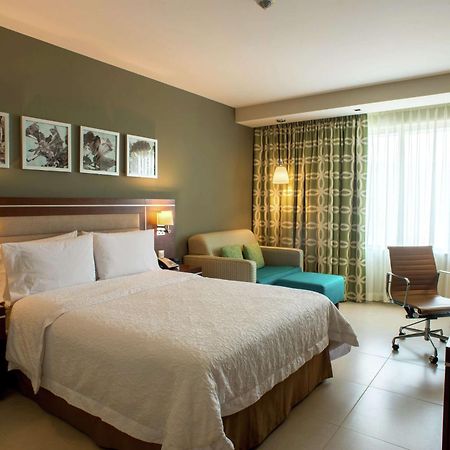 Hampton Inn By Hilton Mérida Esterno foto