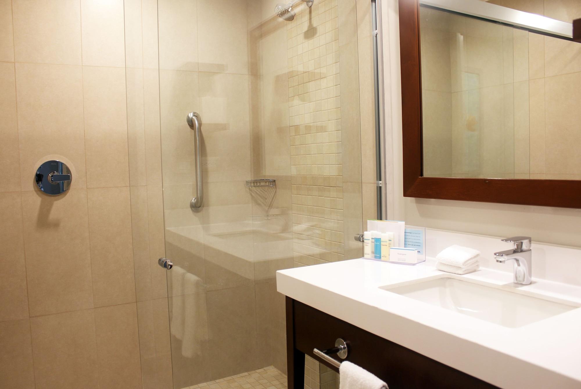 Hampton Inn By Hilton Mérida Esterno foto